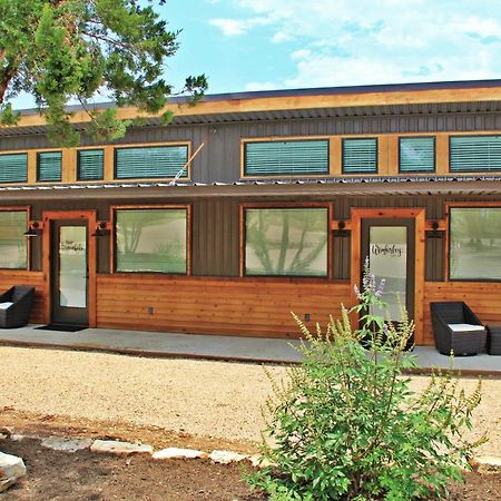 Green Acres Cottages - New Braunfels Suite ウィンバリー エクステリア 写真