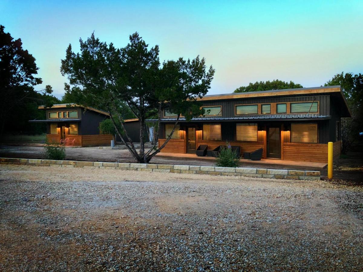 Green Acres Cottages - New Braunfels Suite ウィンバリー エクステリア 写真
